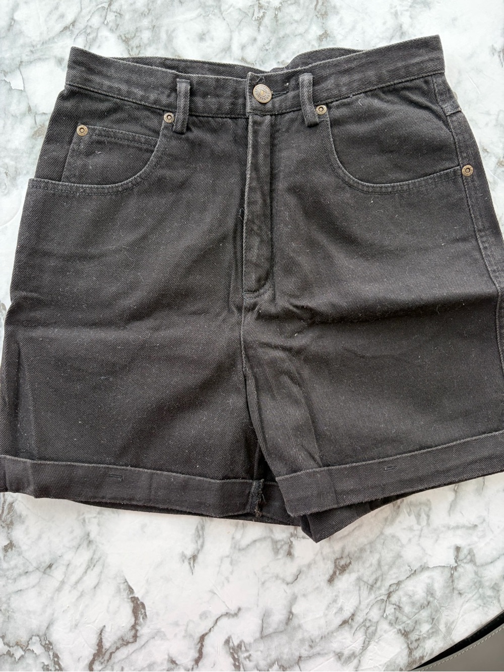 Liz Claiborne black denim shorts size 6 petite